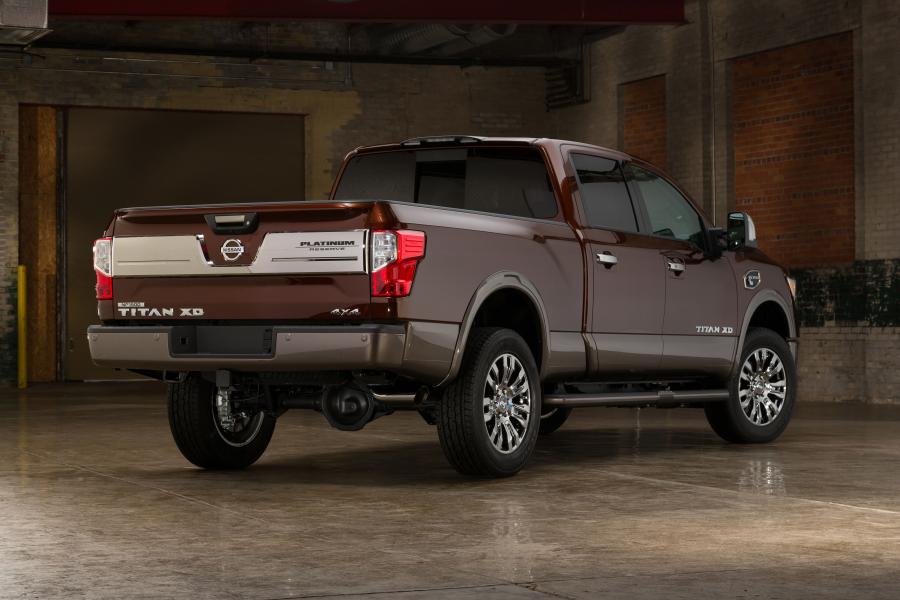  Nissan Titan Crew Cab XD Platinum Reserve 2015 года  (фото 11 из 33)